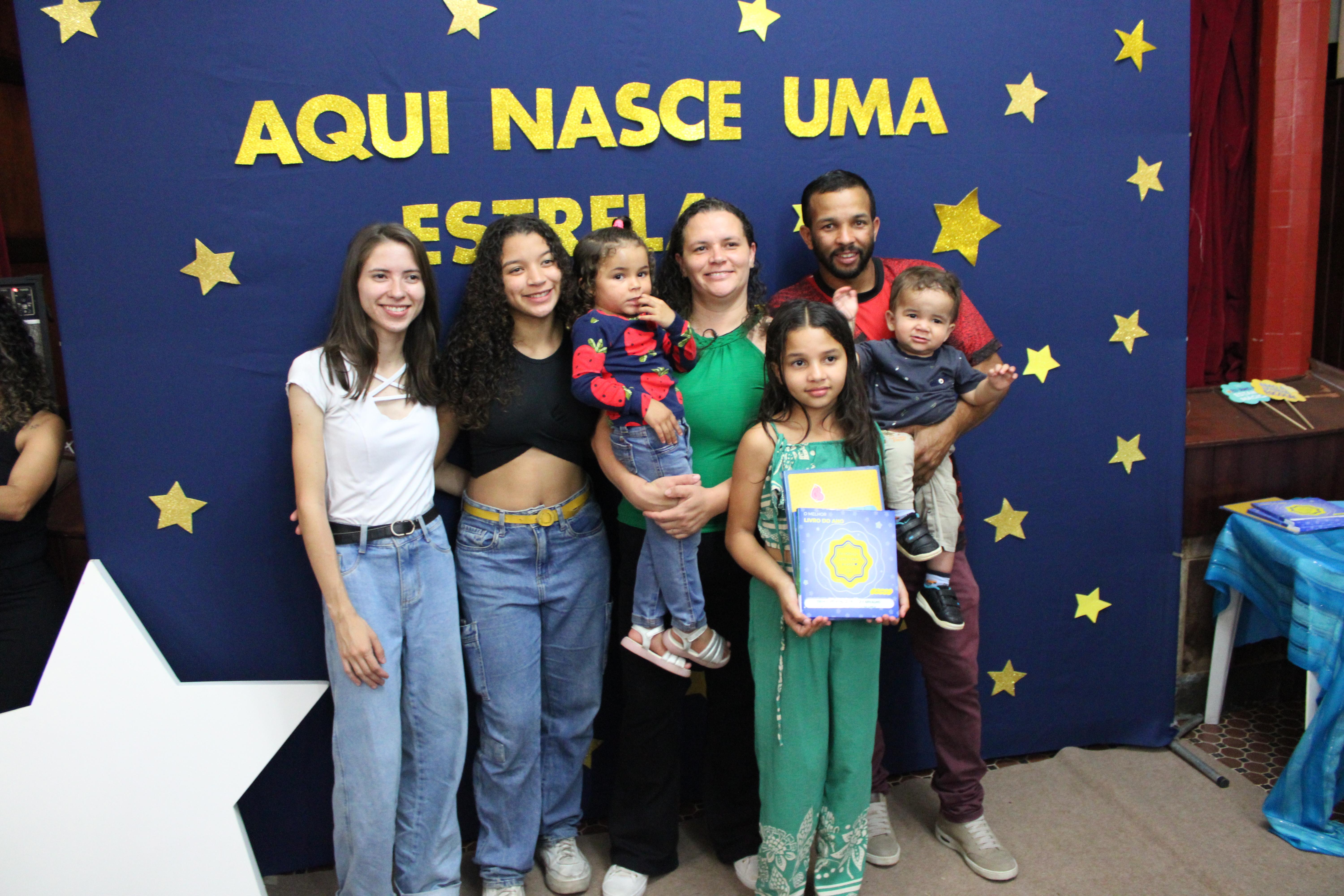 NOITE DE AUTÓGRAFOS - PROJETO ESTANTE MÁGICA