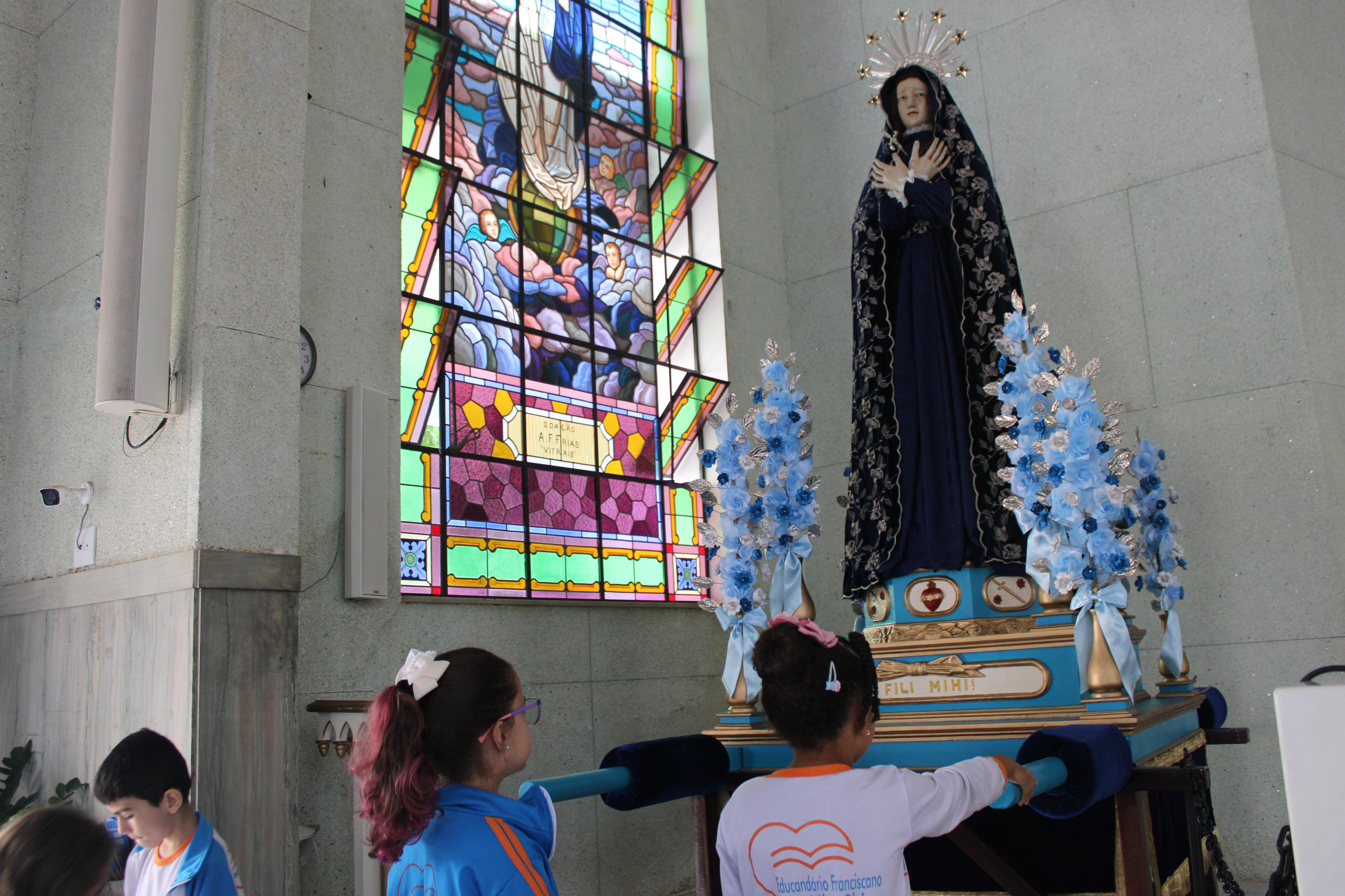 NOSSA SENHORA DAS DORES, ROGAI POR NÓS!