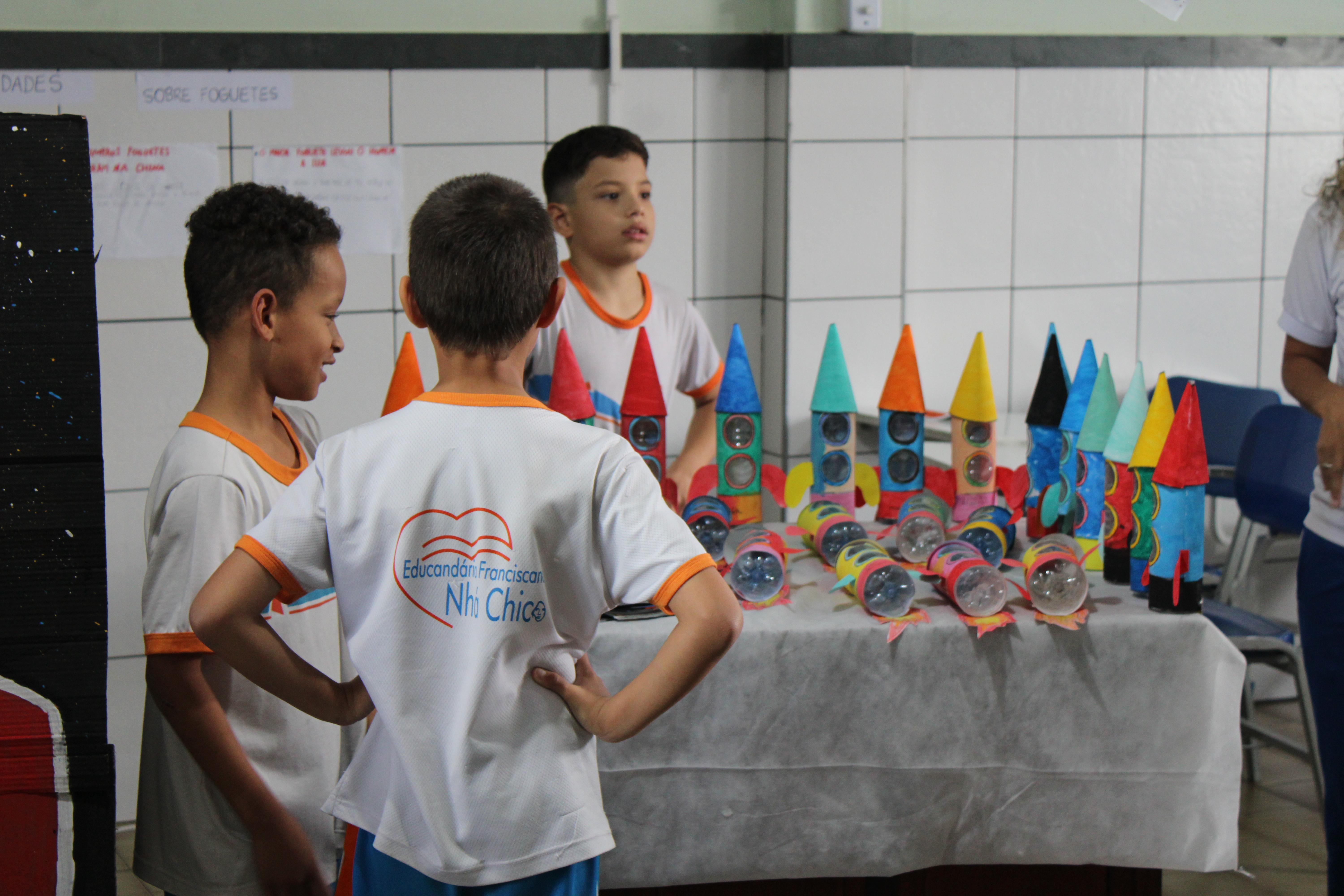 FEIRA LITERÁRIA DOS ALUNOS DA EDUCAÇÃO INFANTIL AO 5° ANO