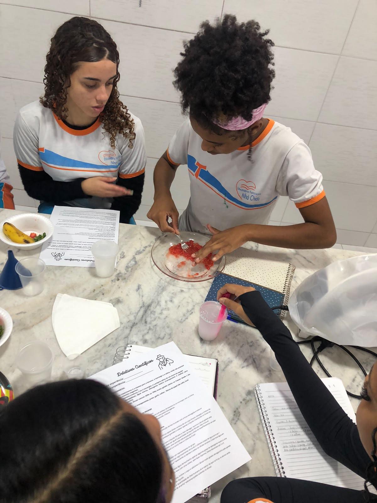 AULAS DE CIÊNCIAS NO EDUCANDÁRIO