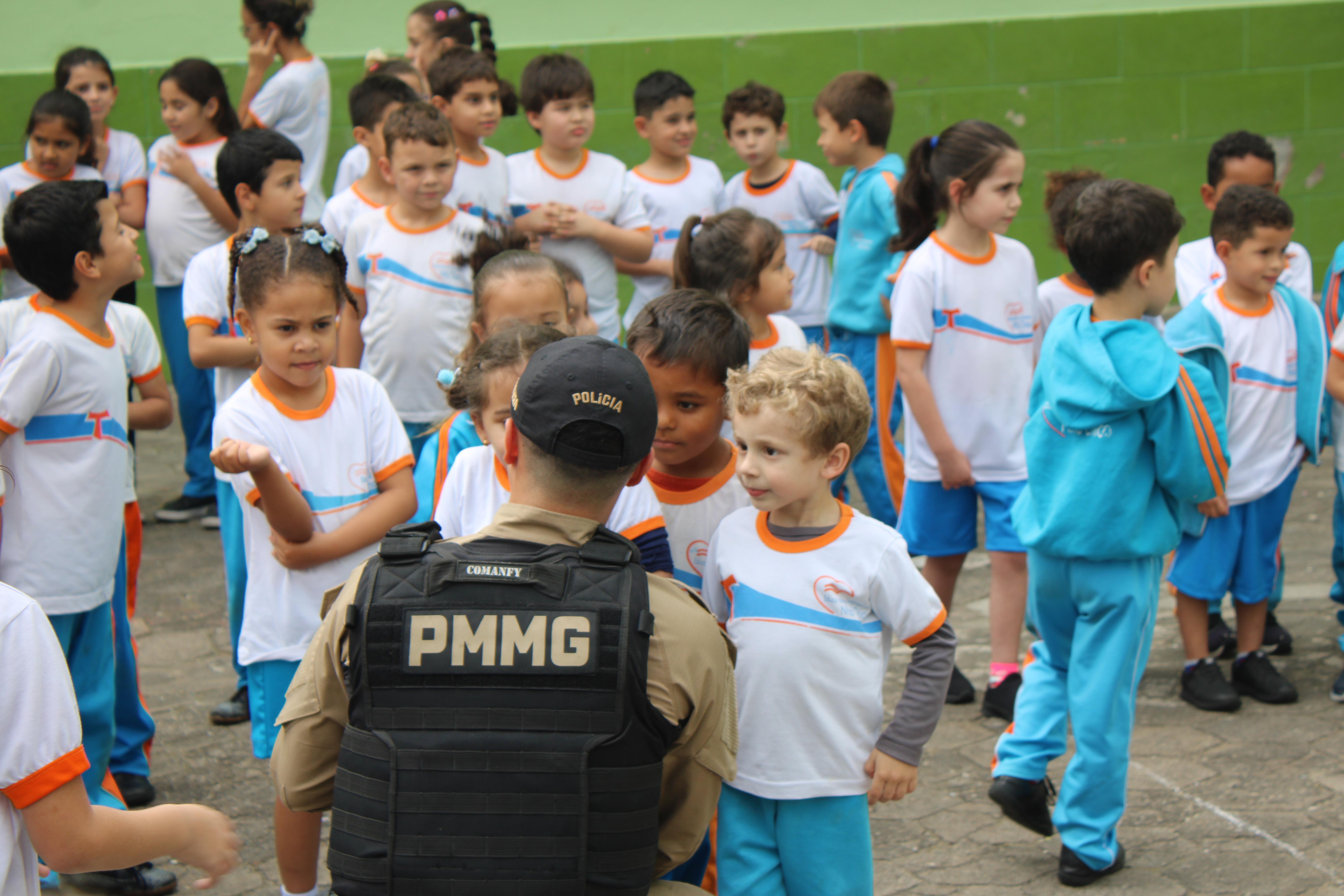 VISITA DA PMMG PELO DIA DO SOLDADO